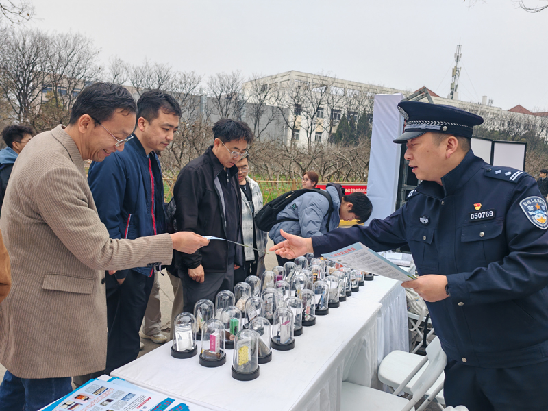 警校携手筑防线 无毒无烟护青春 我们联合临潼公安禁毒中队开展禁毒控烟主题宣教活动